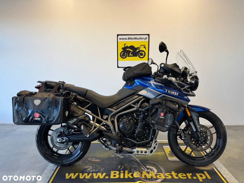 Triumph Tiger - 1