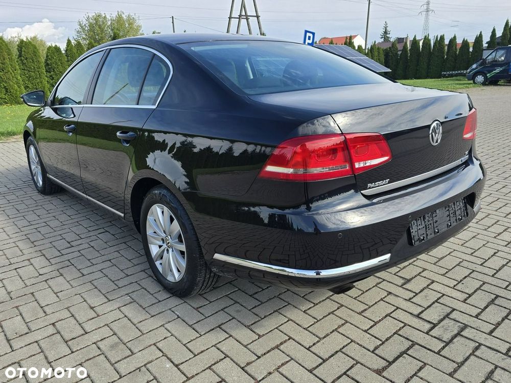 Volkswagen Passat - 12