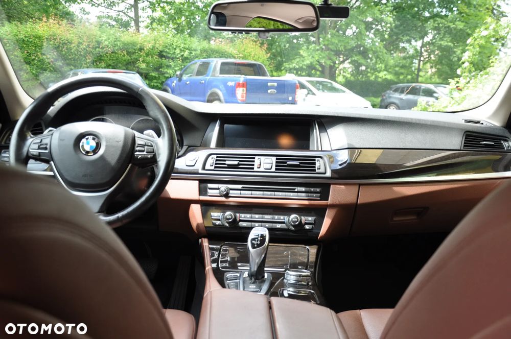 BMW Seria 5 535i xDrive - 25