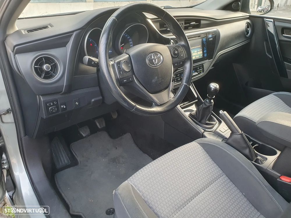 Toyota Auris Touring Sports 1.4 D-4D Comfort+Pack Sport - 27