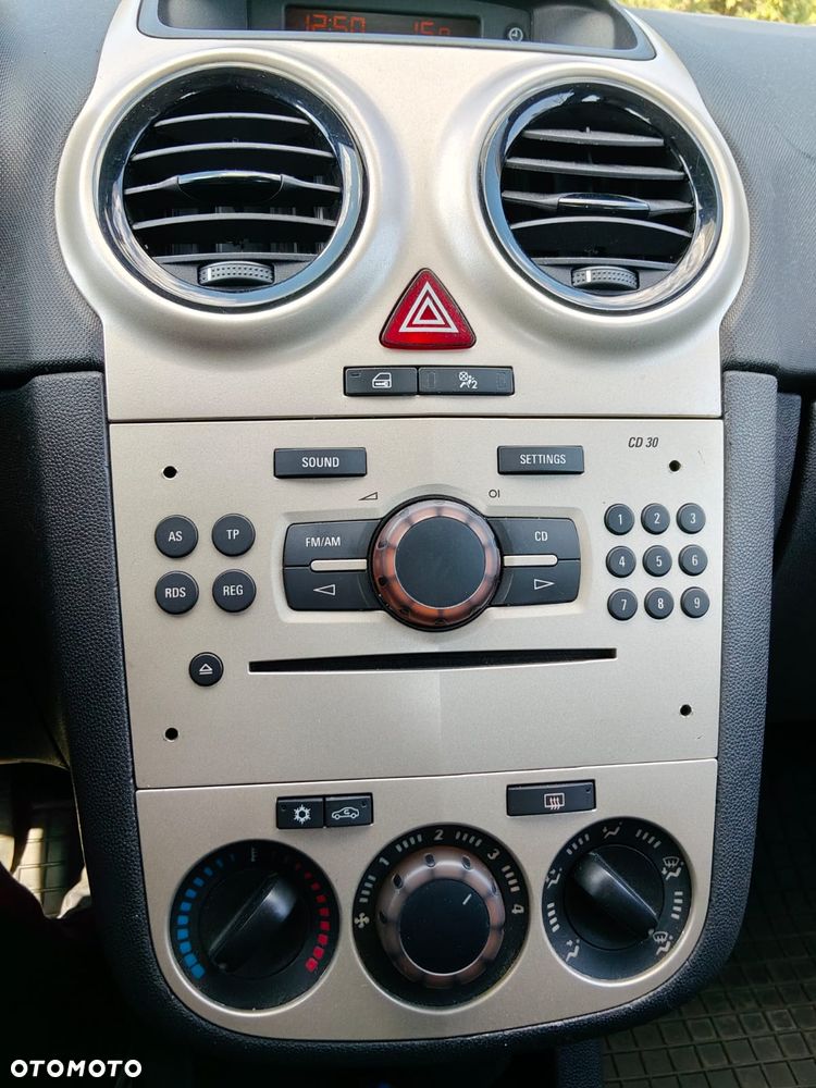 Opel Corsa 1.2 16V Essentia - 1