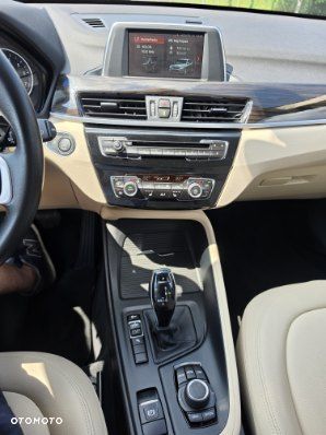 BMW X1 sDrive18i xLine - 9