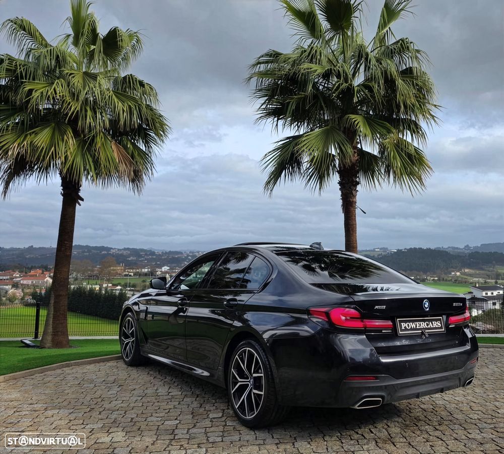 BMW 530 e Pack Desportivo M - 12