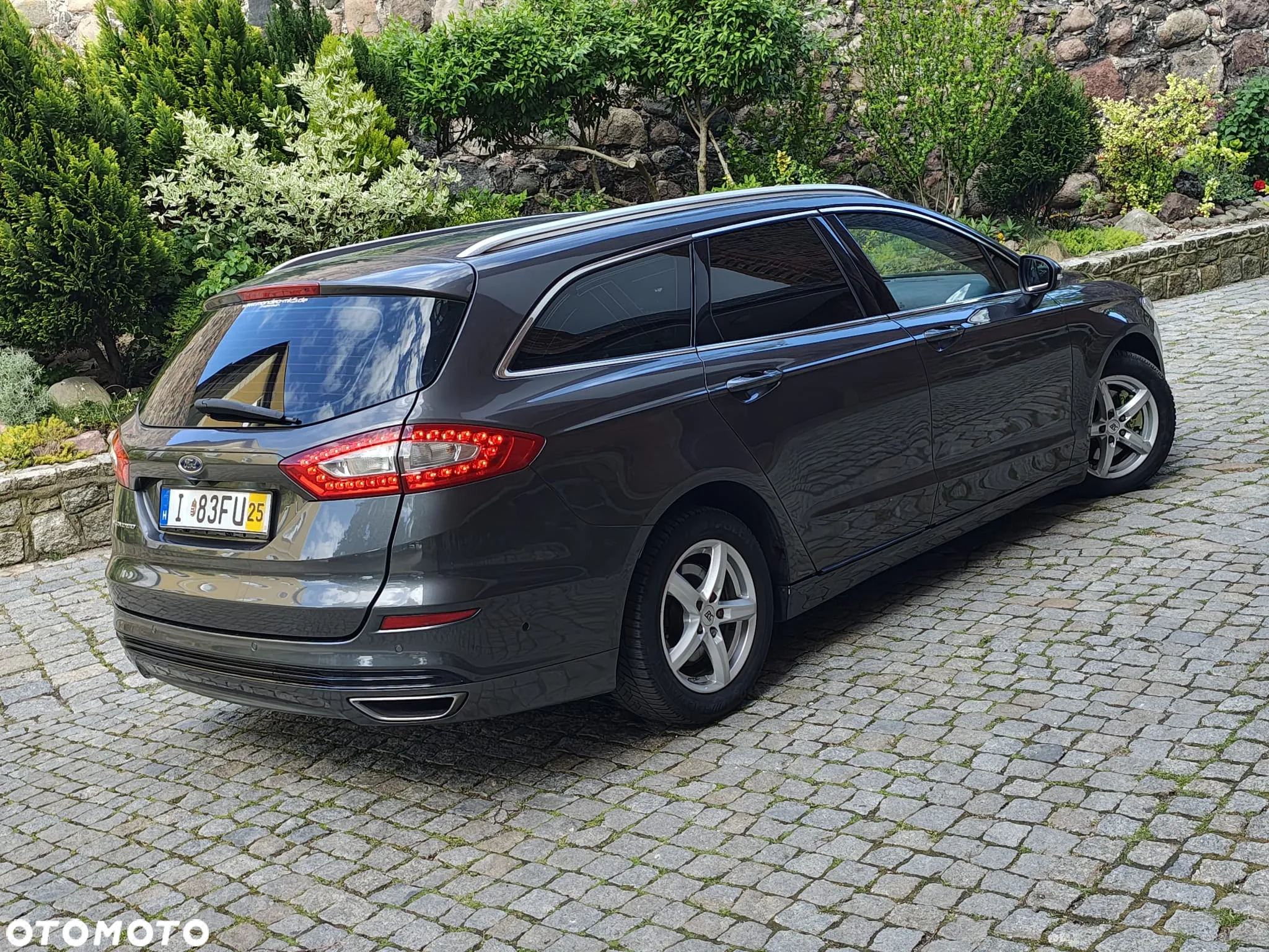 Ford Mondeo - 37