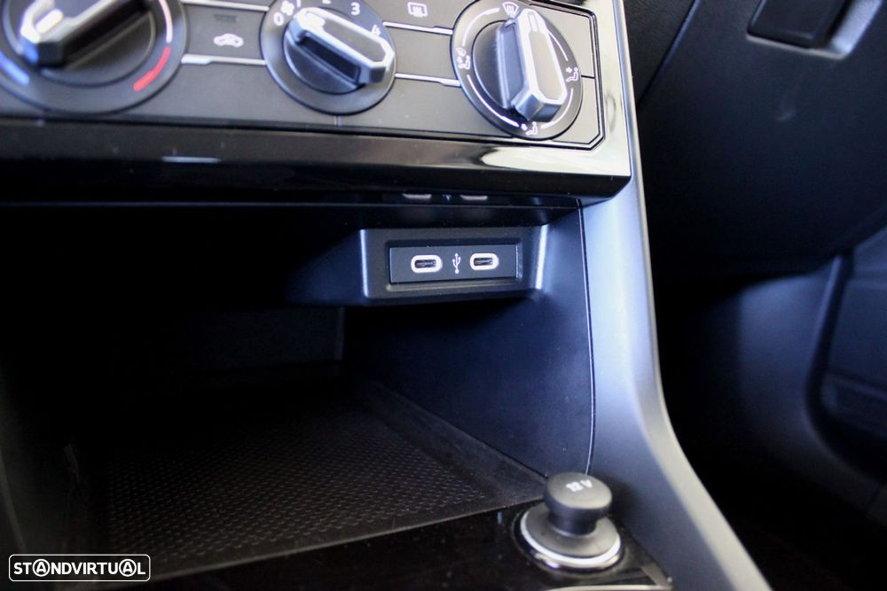 VW T-Cross 1.0 TSI Life DSG - 31