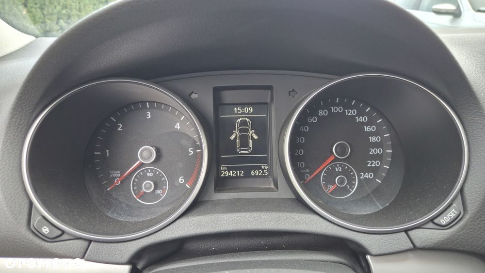 Volkswagen Golf - 8