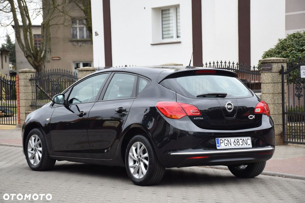 Opel Astra 1.6 Design Edition - 10
