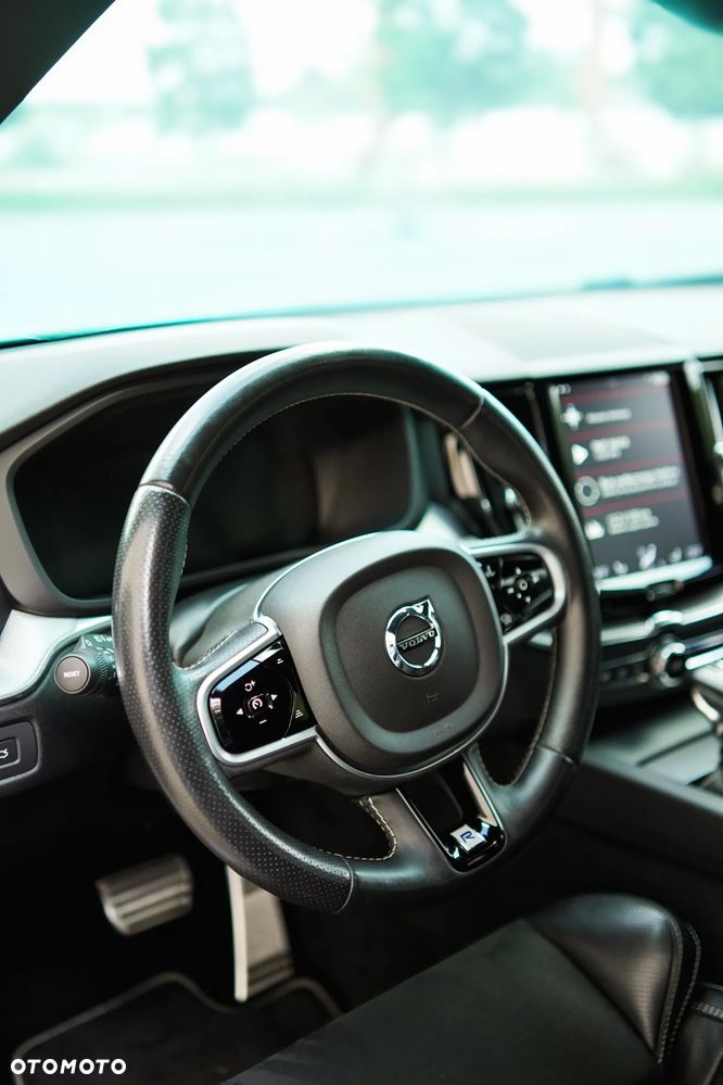 Volvo XC 60 T5 AWD Geartronic RDesign - 12