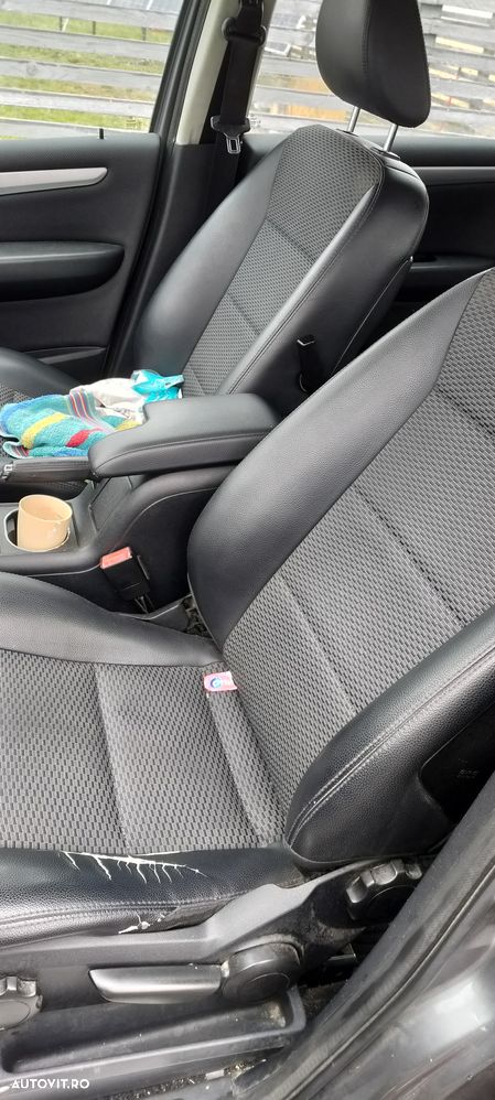 Mercedes-Benz EQB - 8