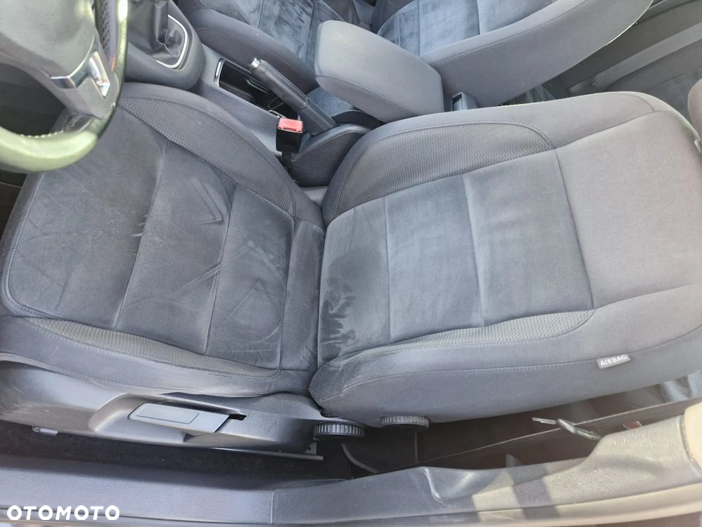 Volkswagen Golf 2.0 TDI DPF Highline - 8