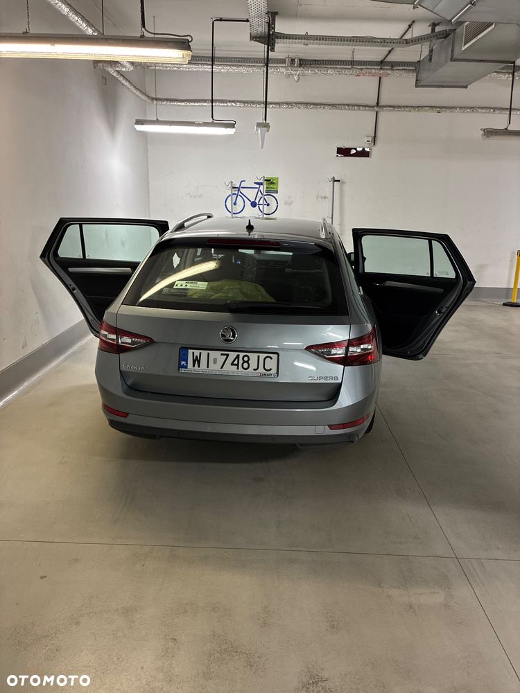 Skoda Superb 2.0 TDI Ambition - 13