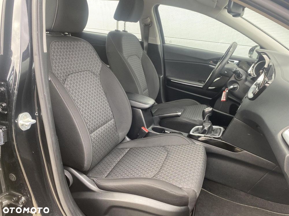 Kia Ceed - 23