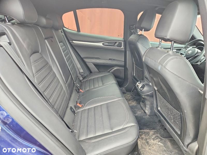 Alfa Romeo Stelvio 2.0 Turbo 16V AT8-Q4 Veloce Ti - 11