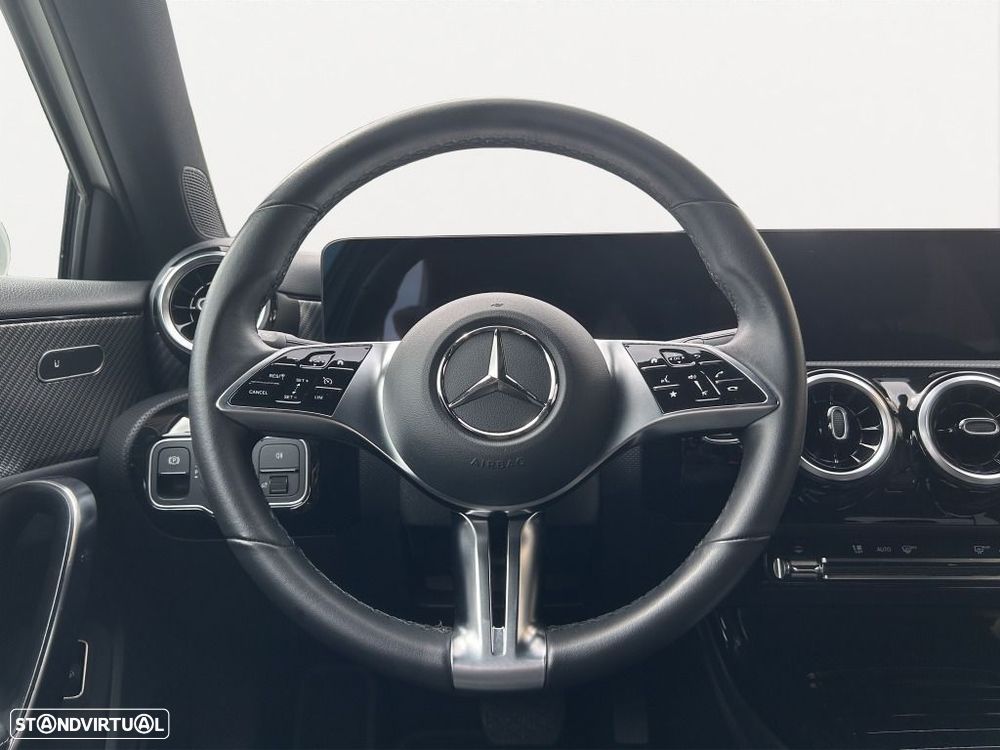 Mercedes-Benz A 180 Limousine d - 11