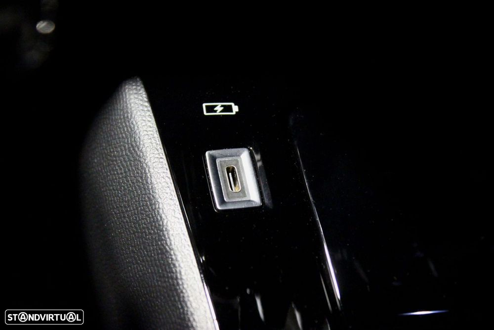 Peugeot 2008 1.5 BlueHDi Allure Pack EAT8 - 30