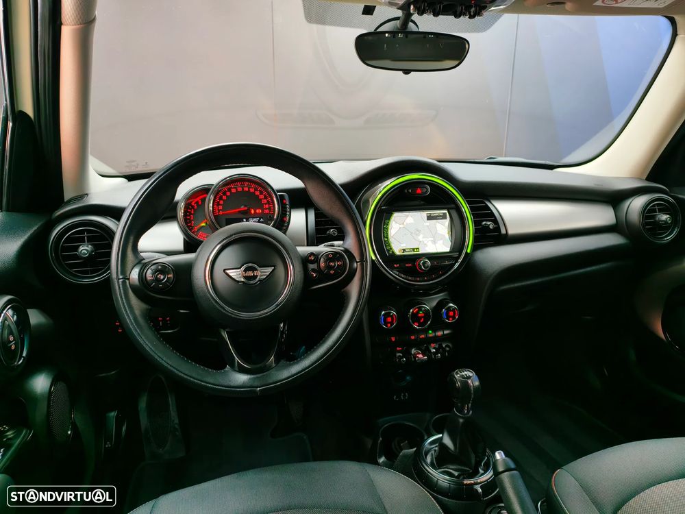 MINI 5 Portas Cooper D - 19