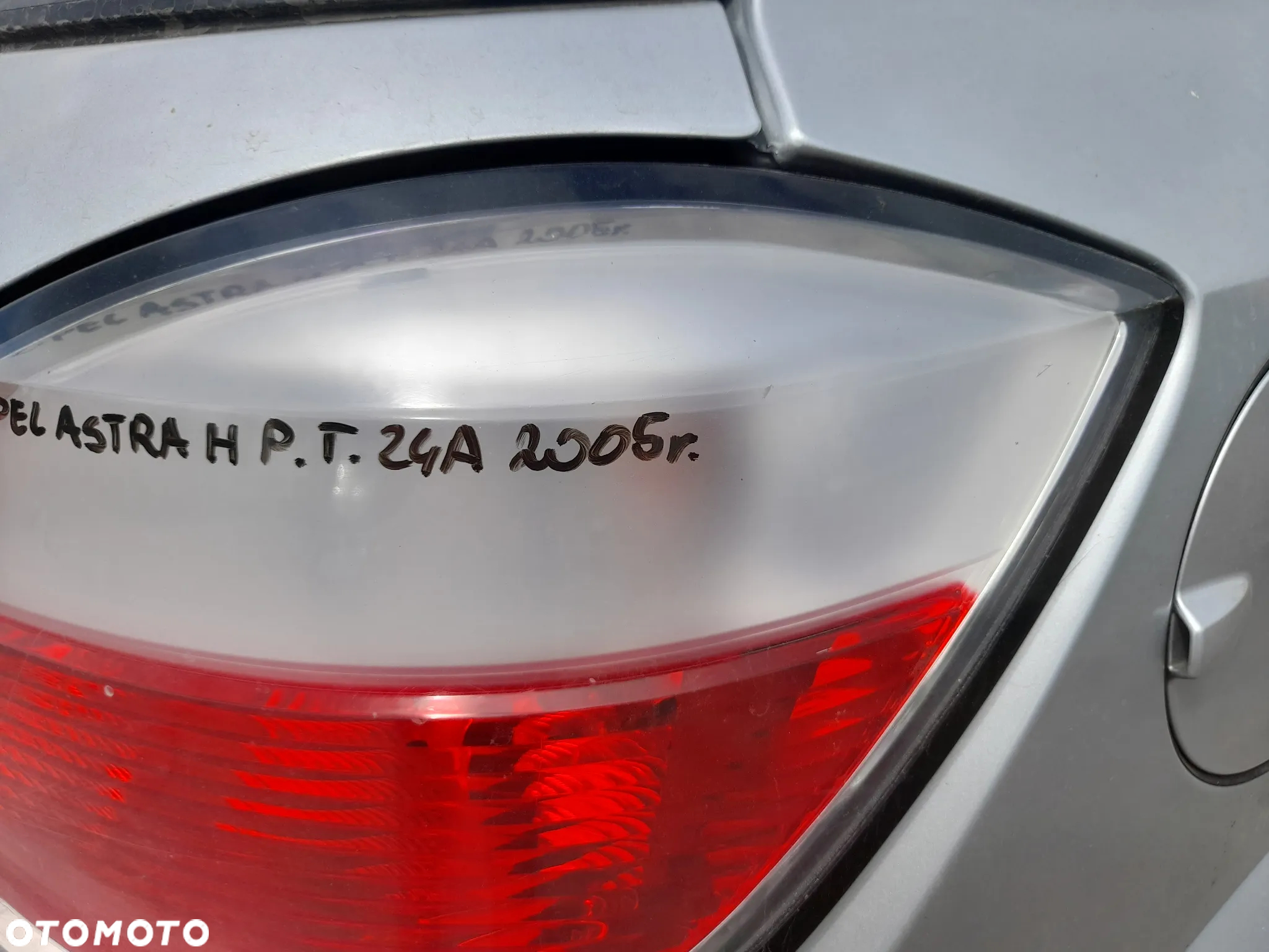 OPEL ASTRA H LAMPA PRAWY TYŁ PRAWA TYLNA HATCHBACK - 8