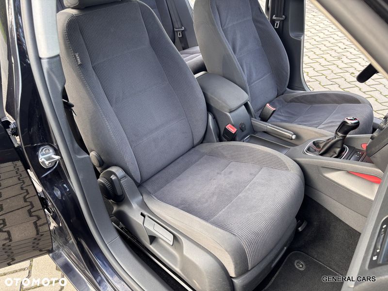 Volkswagen Golf 1.6 Comfortline - 26