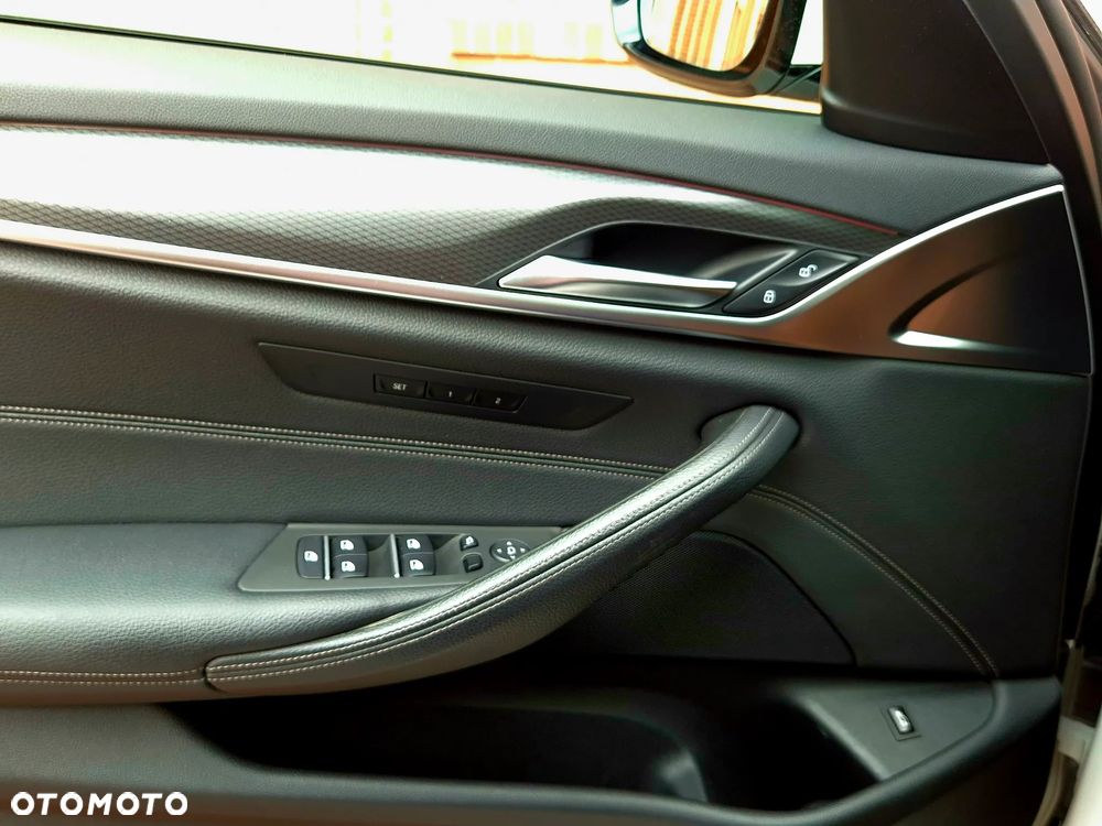 BMW Seria 5 540i xDrive mHEV M Sport sport - 33
