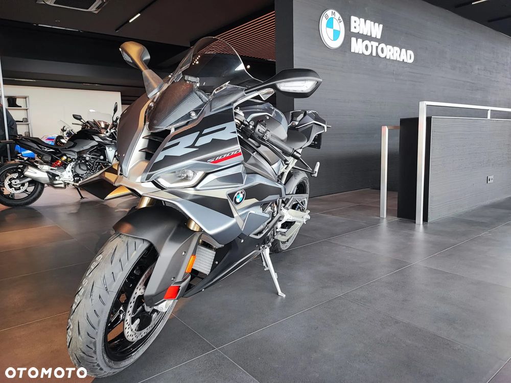BMW S - 6
