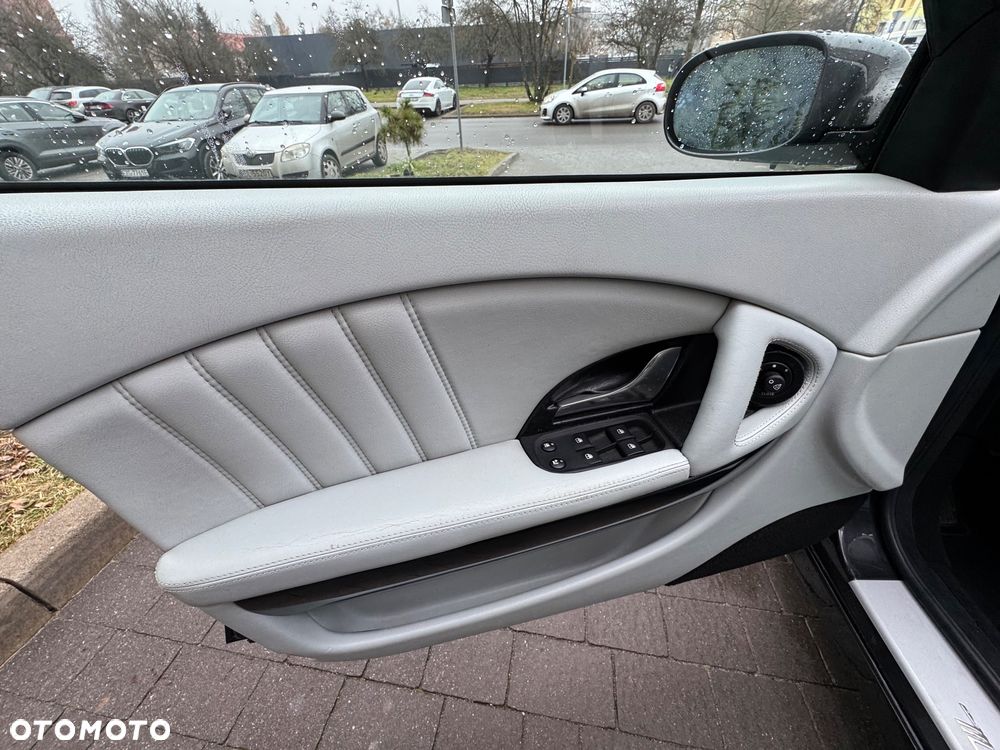 Maserati Quattroporte - 12