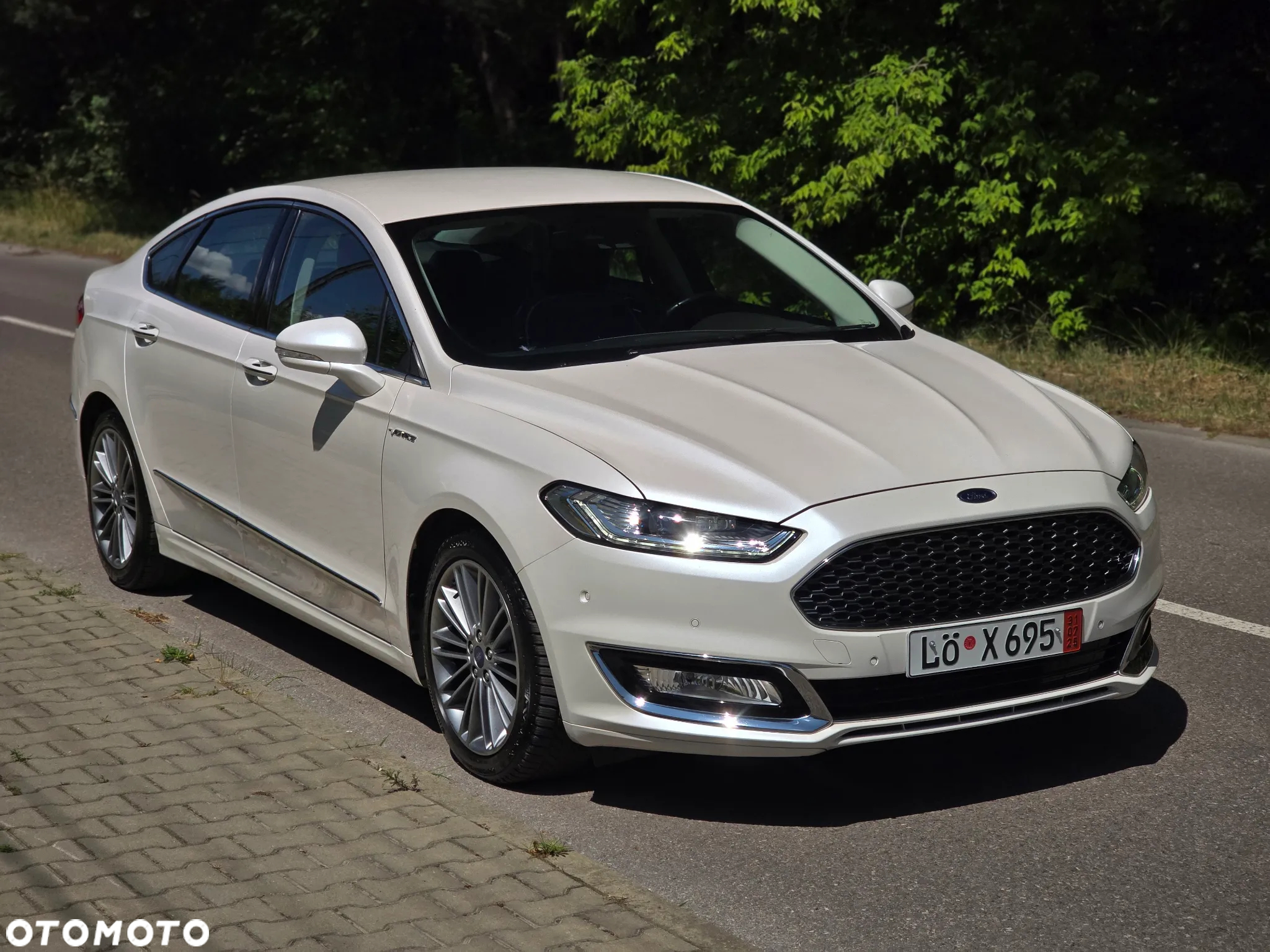Ford Mondeo Vignale 2.0 Hybrid - 11