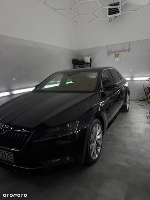 Skoda Superb 2.0 TSI L&K DSG - 5