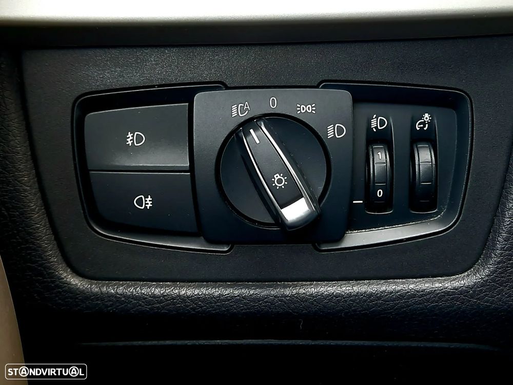 BMW 320 d Aut. Sport Line - 19