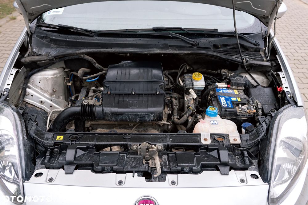 Fiat Punto 1.4 Easy S&S - 11