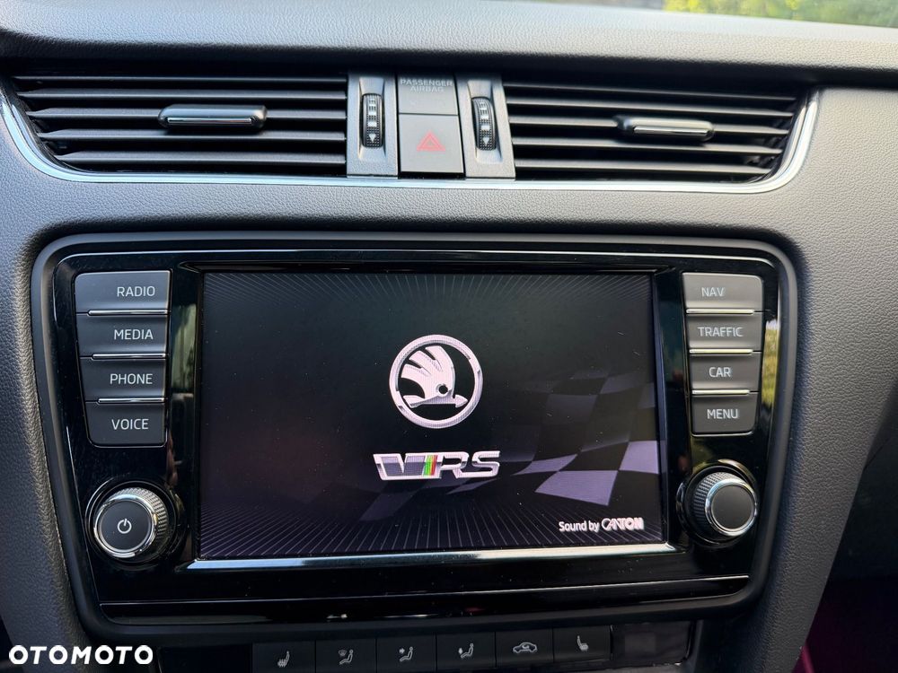 Skoda Octavia 2.0 TDI DSG RS - 24