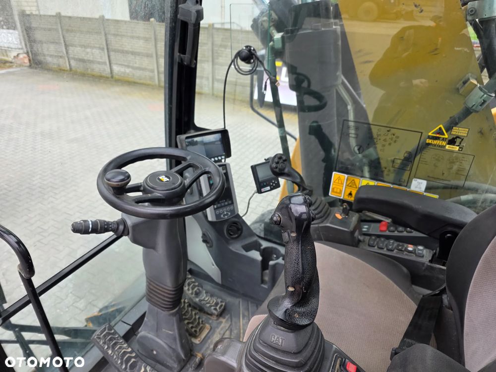 Caterpillar M318F, 2018 ROK, PODPORY + PŁUG, ROTOTILT - 21