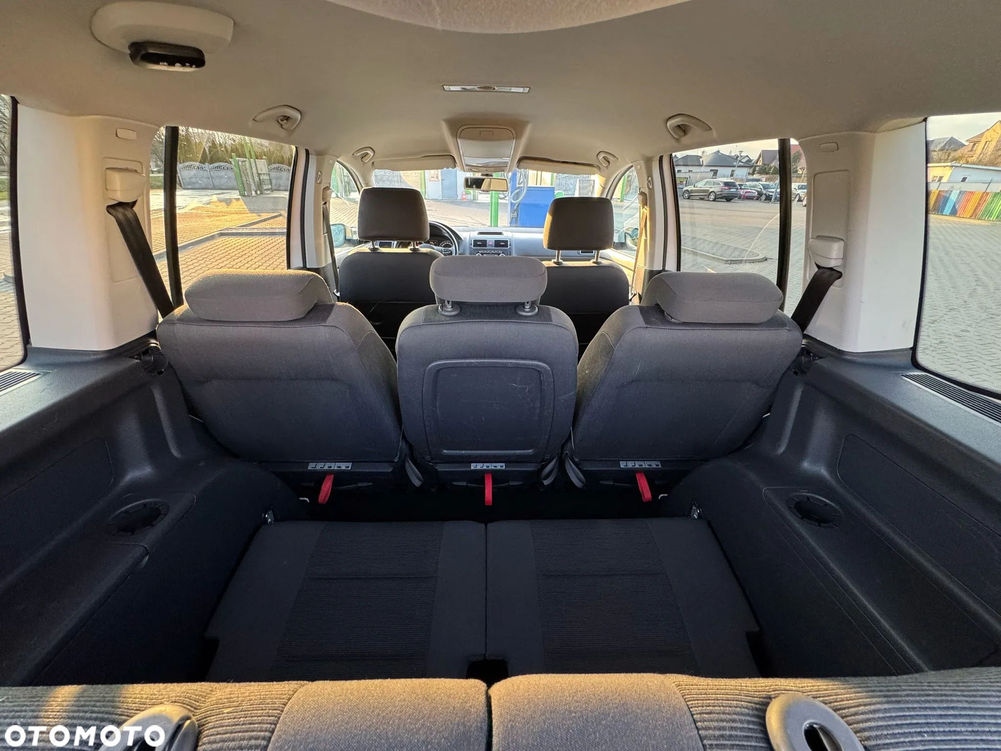 Volkswagen Touran - 29