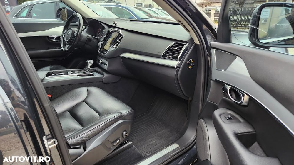 Volvo XC 90 D5 AWD Geartronic Momentum - 28
