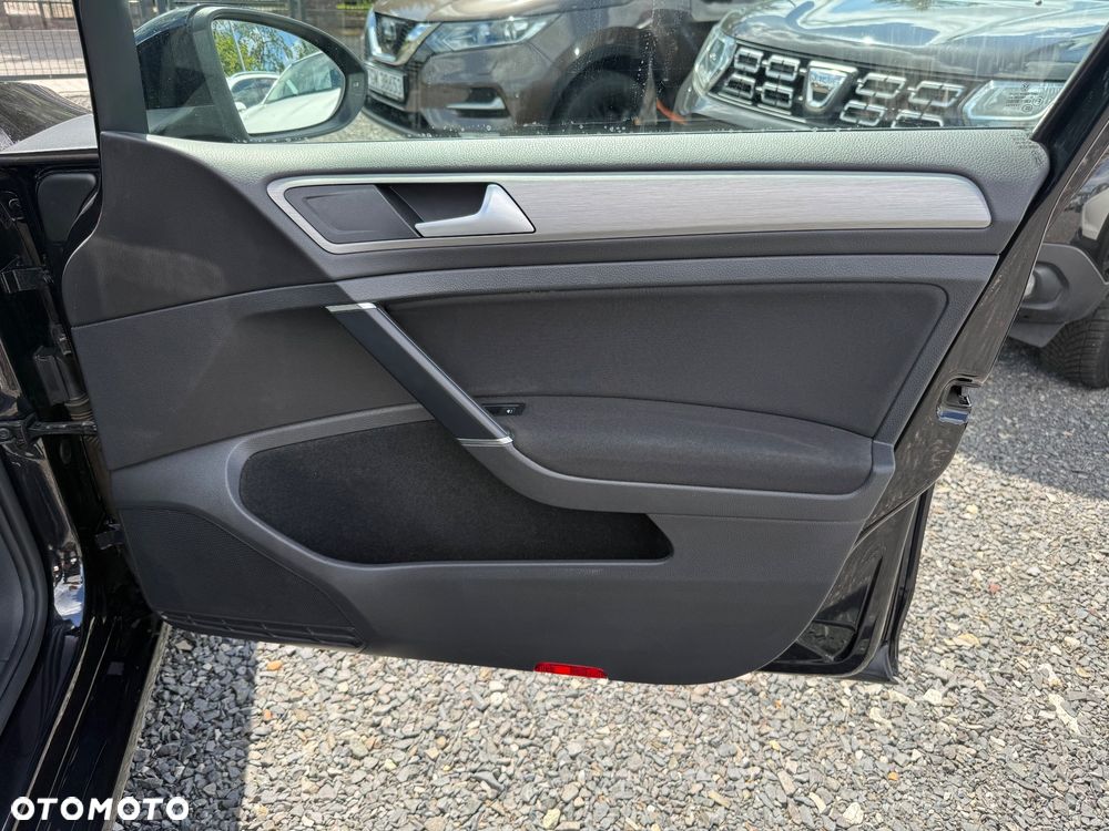 Volkswagen Golf - 12