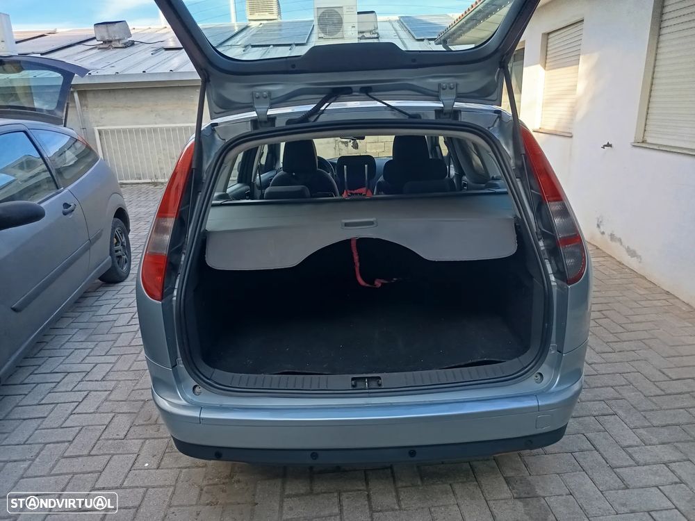 Ford Focus SW 1.4 Sport - 14