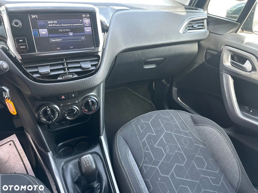 Peugeot 2008 1.6 BlueHDi Style - 16