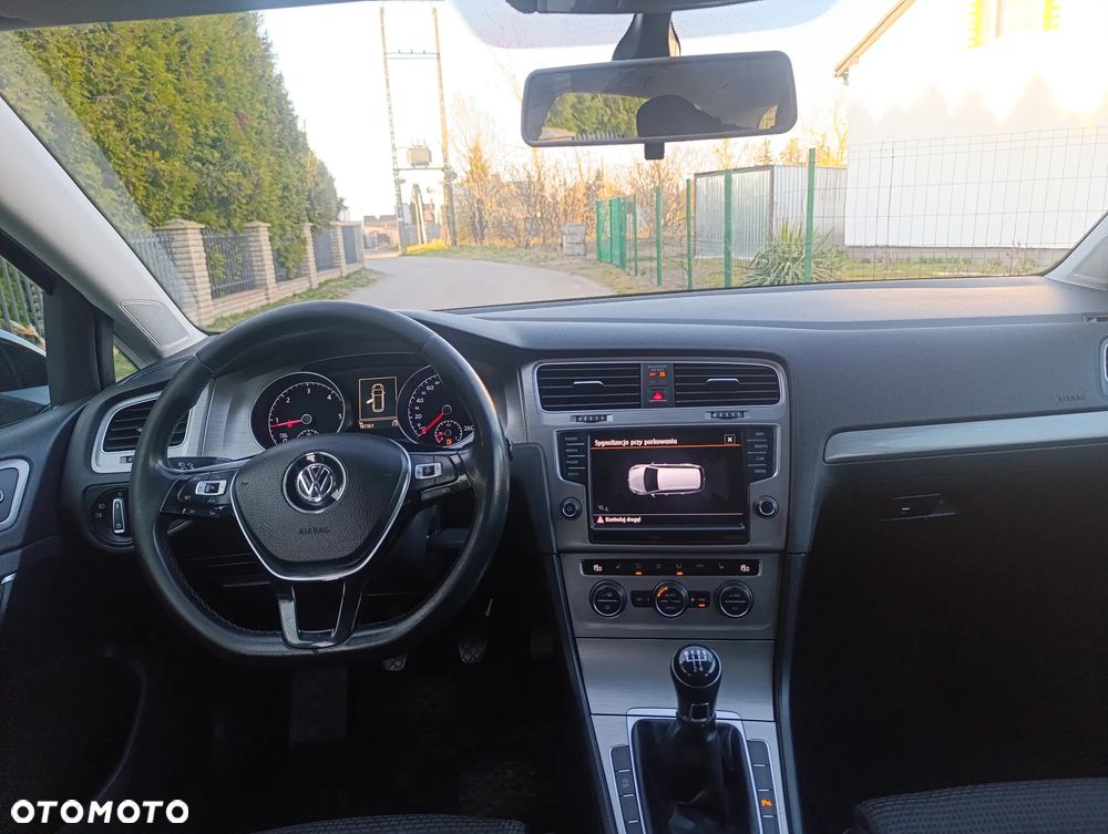 Volkswagen Golf 1.6 TDI BlueMotion Technology Comfortline - 25