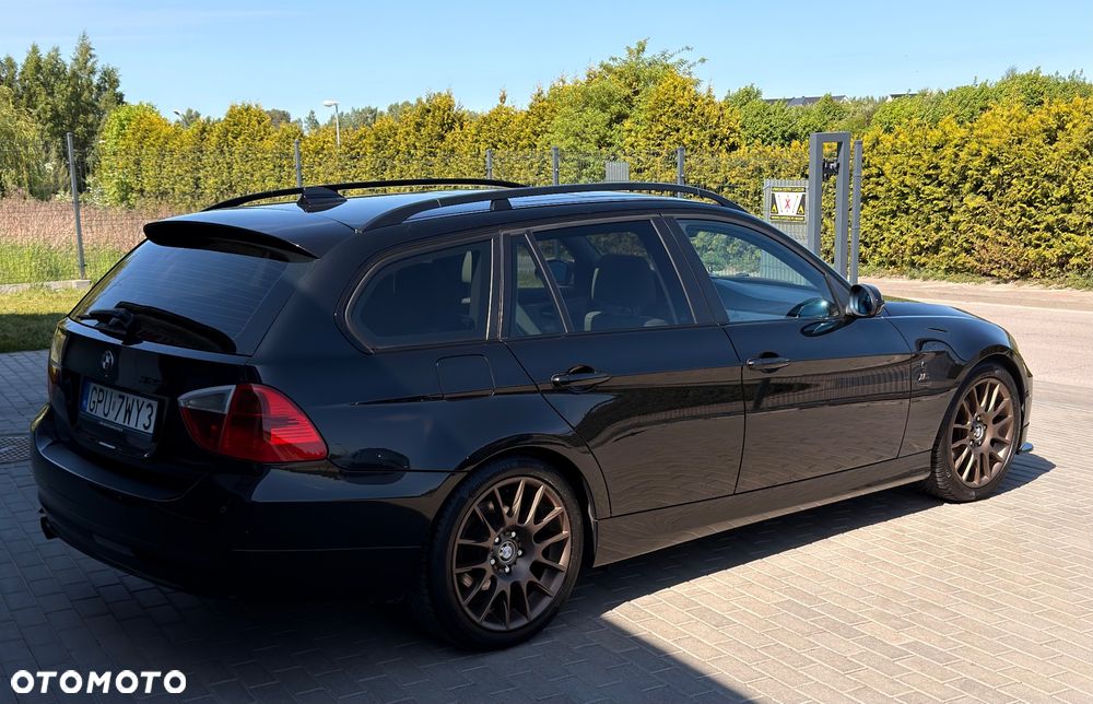 BMW Seria 3 325i - 4