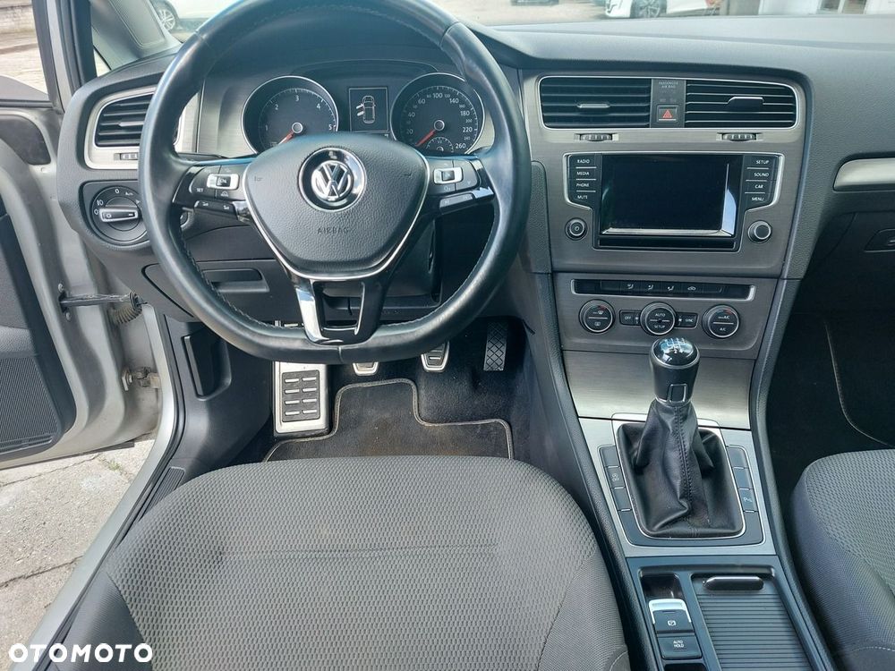Volkswagen Golf - 19