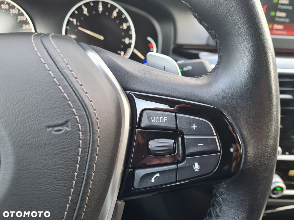 BMW Seria 5 520i Sport Line sport - 20