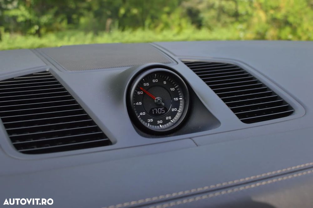 Porsche Cayenne Turbo - 4
