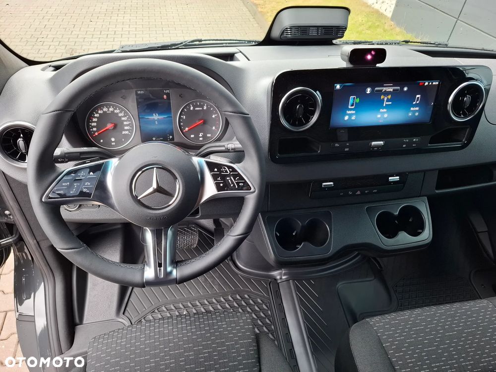 Mercedes-Benz Sprinter 319 CDI Furgon PRO długi 4325 mm L3H2 - 21