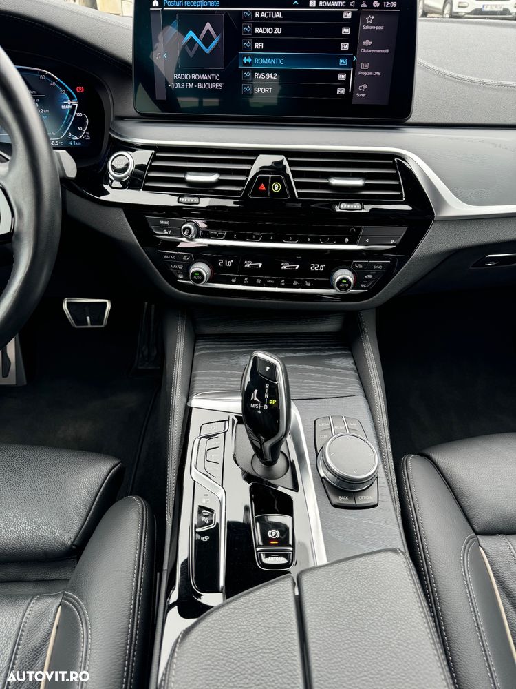 BMW Seria 5 530e Aut. Luxury Line - 7