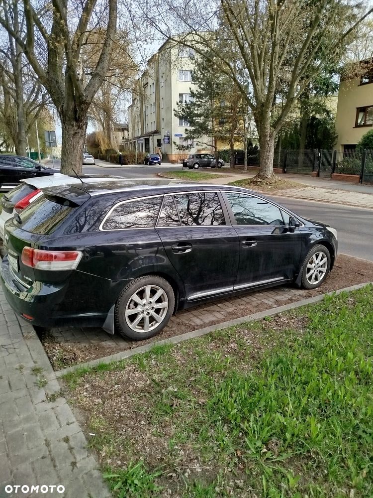 Toyota Avensis 2.0 D-4D Luna - 6