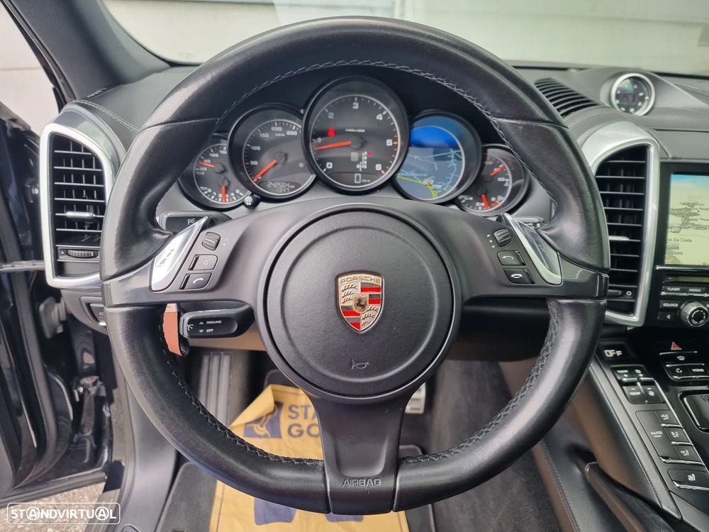 Porsche Cayenne Tiptronic S - 16