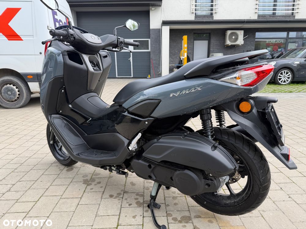 Yamaha NMAX - 18