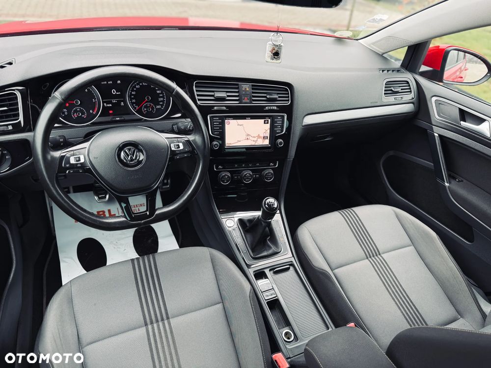 Volkswagen Golf - 25