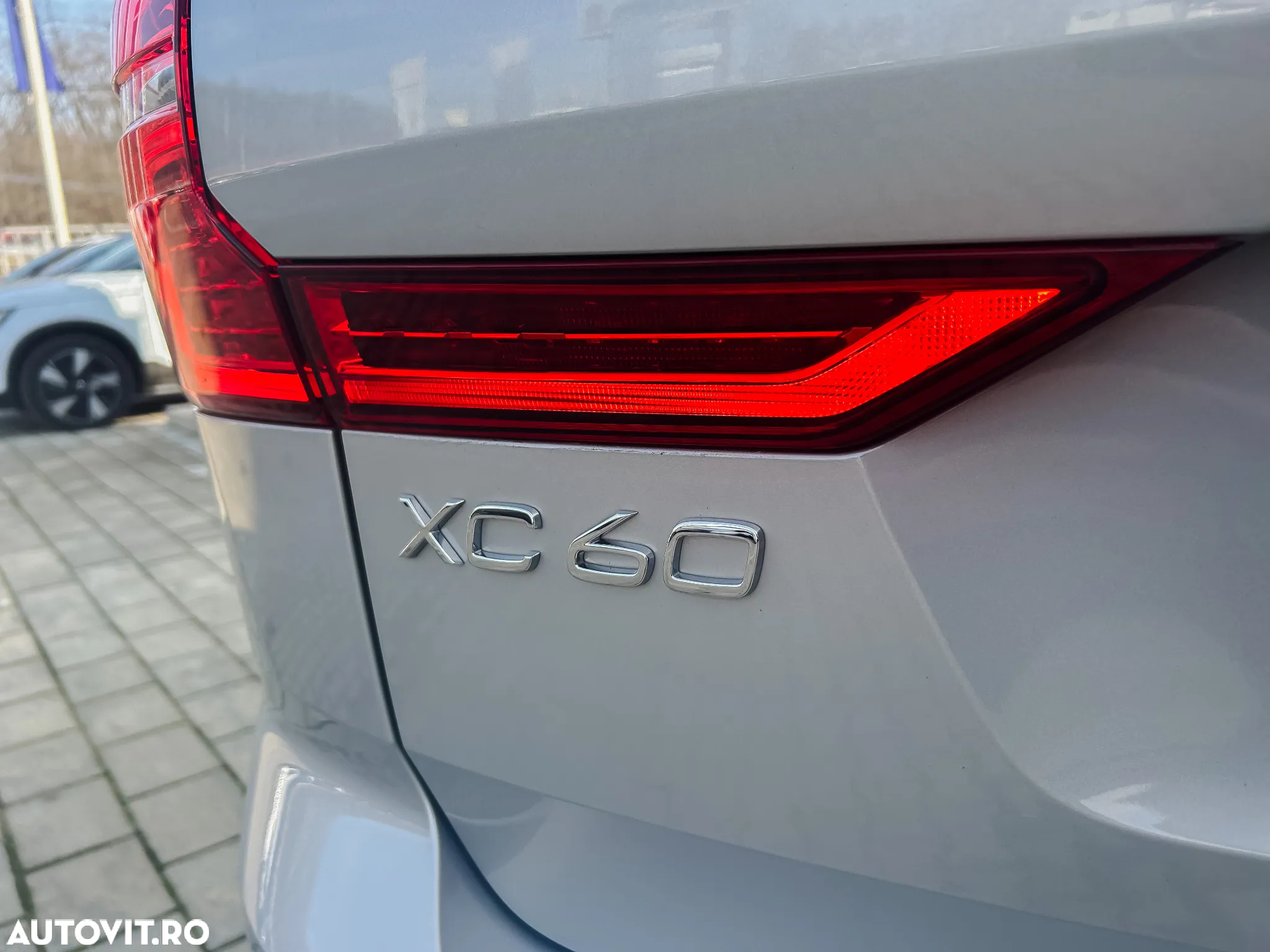 Volvo XC 60 B4 MHEV AT FWD Core - 10