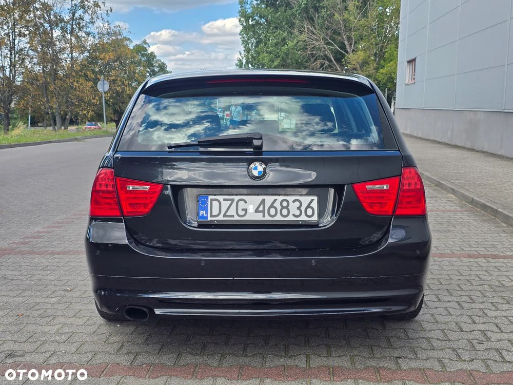 BMW Seria 3 320i - 3