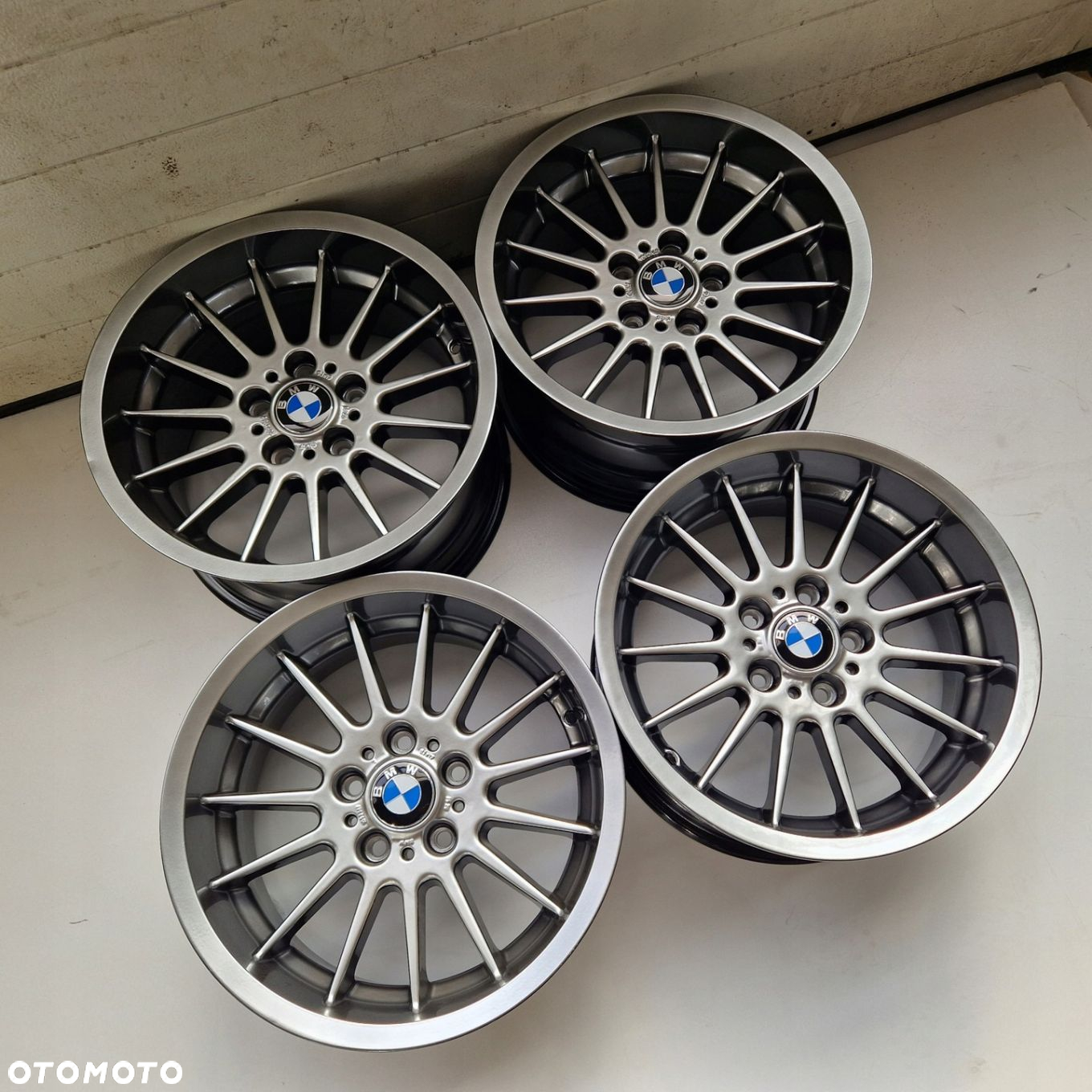 BMW 5 E39 STYLING 32 5x120 17 IS0 IS26 - 3
